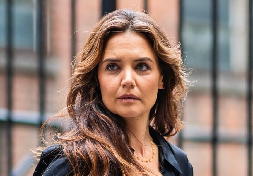 Katie Holmes Wore the Anti-Denims Pants With Hollywood’s Favourite Shoe