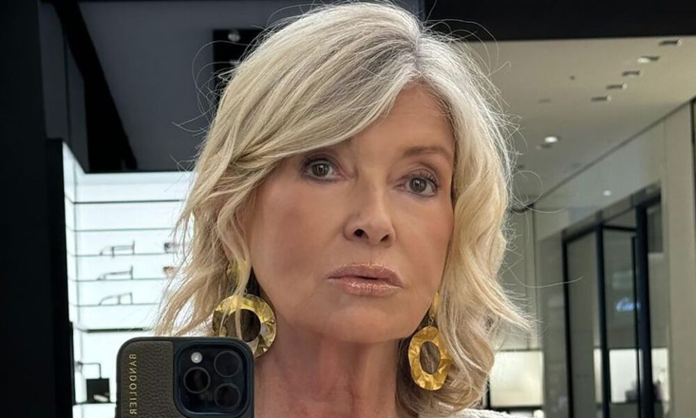Martha Stewart Simply Carried This Blake Energetic-Worn Summer time Accent