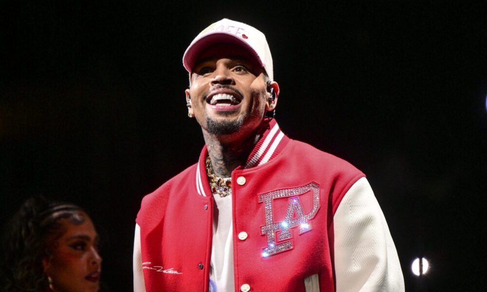 Chris Brown Goes Viral For Meet & Greet Pictures At 11:11 Tour