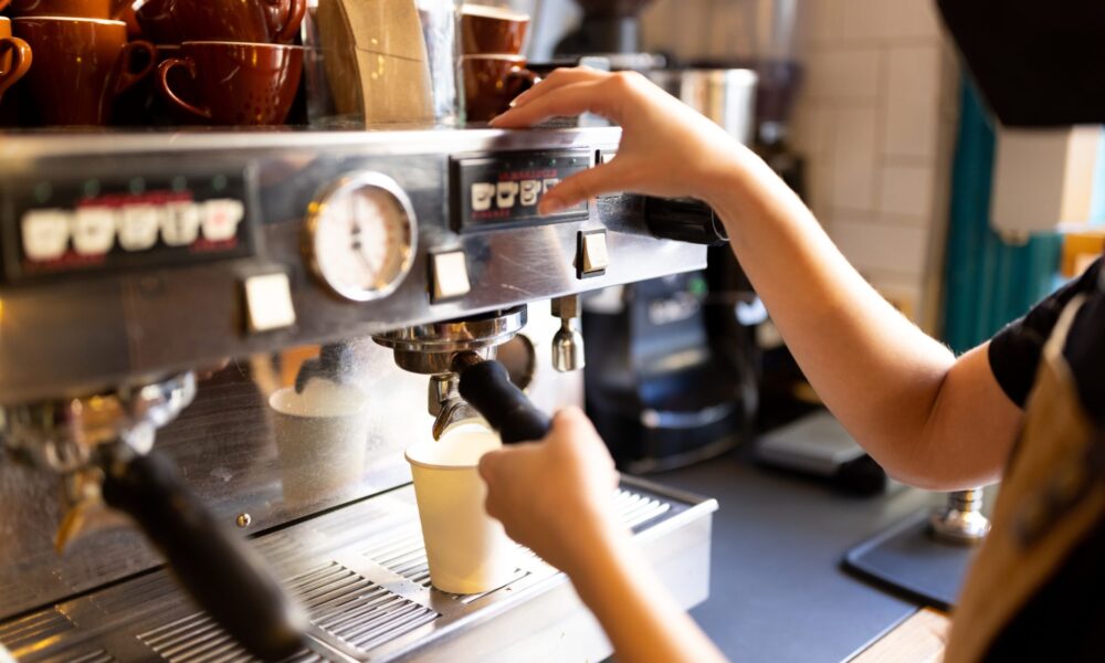 Seattle Espresso Store Proprietor Bashes Buyer’s Windshield