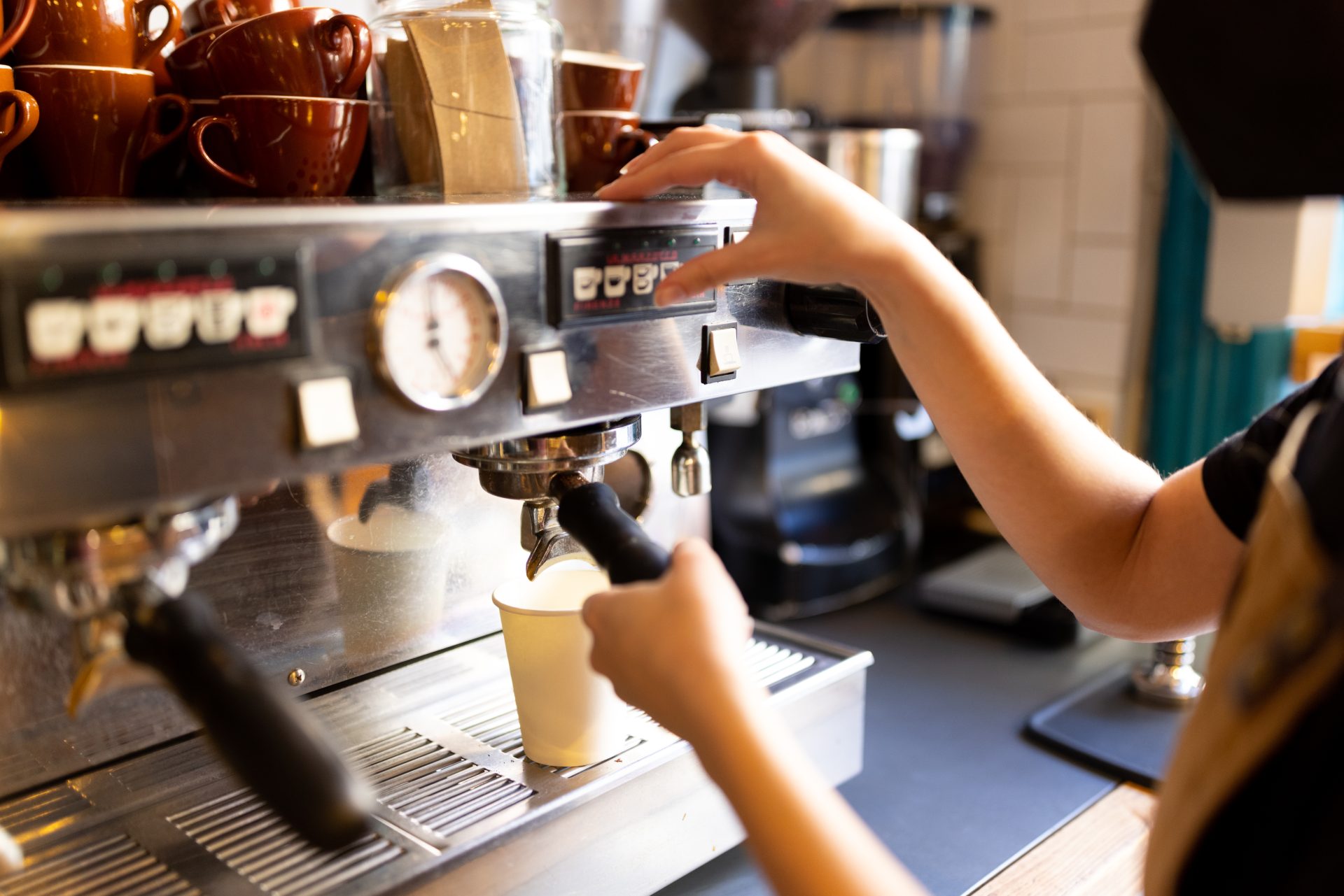 Seattle Espresso Store Proprietor Bashes Buyer’s Windshield Seattle Espresso Store Proprietor Bashes Buyer’s Windshield