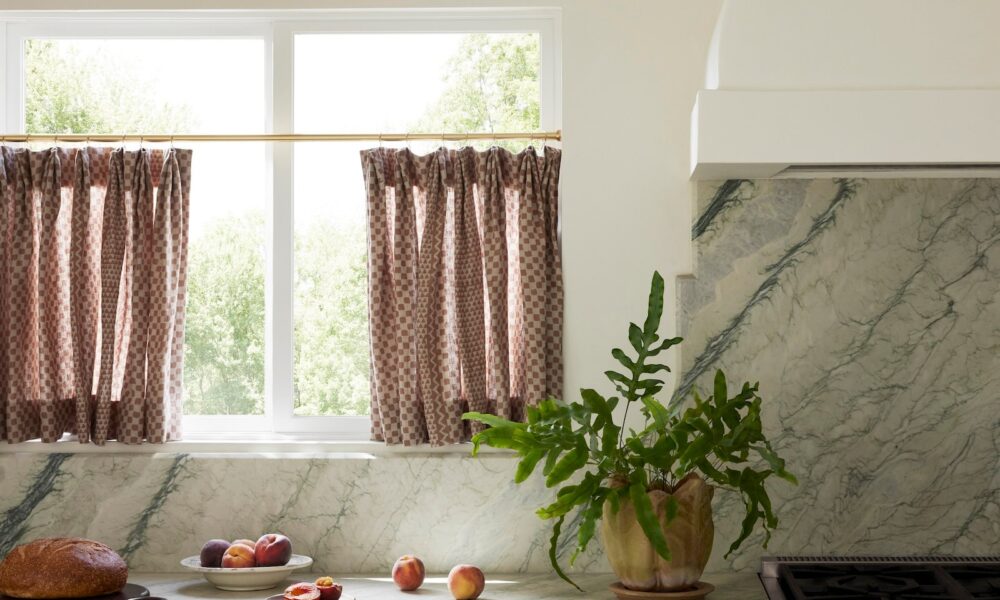 Designers Predict the Subsequent “It” Kitchen Cupboard Paint Colours