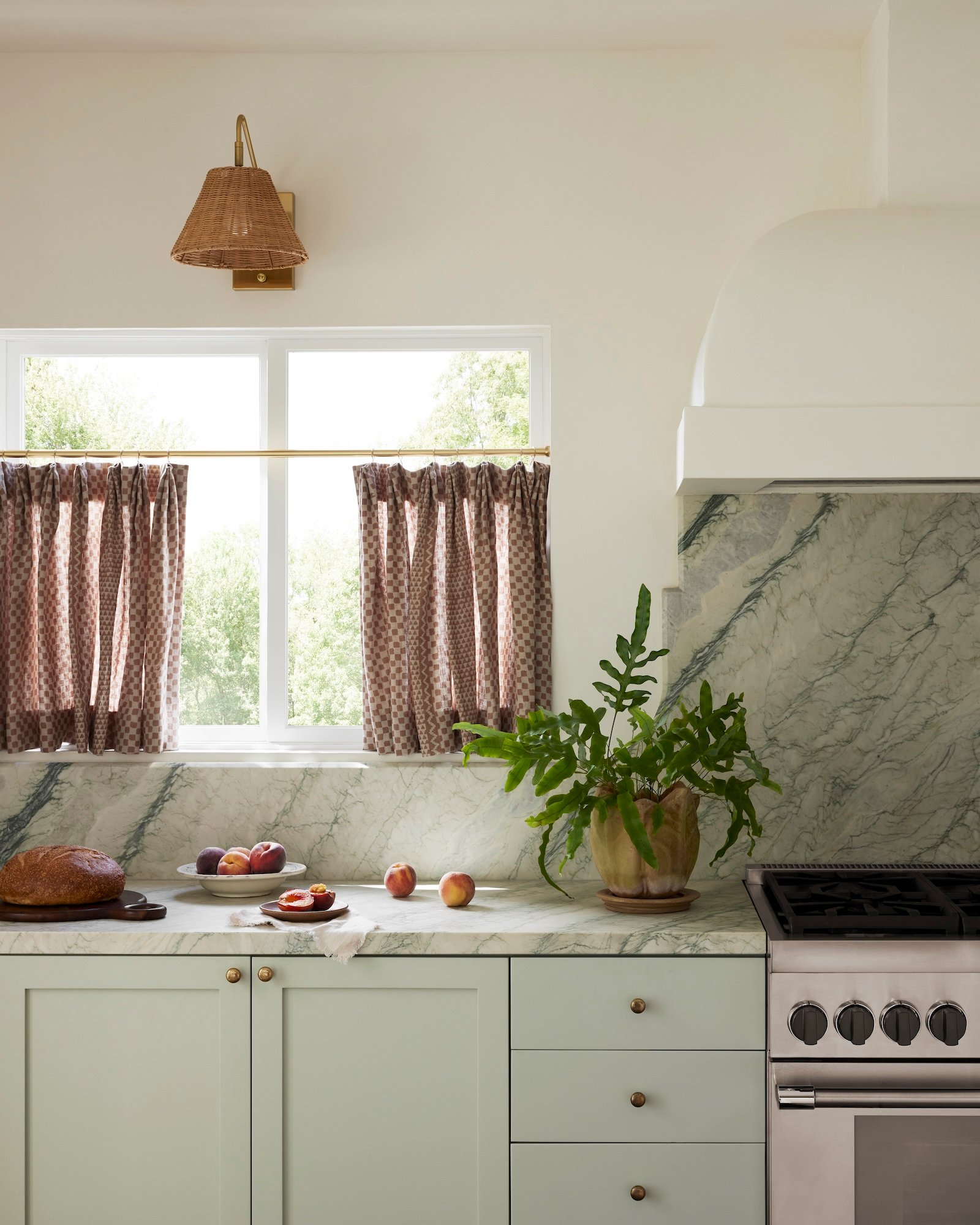 Designers Predict the Subsequent “It” Kitchen Cupboard Paint Colours