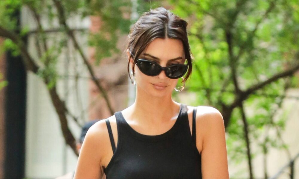 See Emily Ratajkowski’s Jorts Outfit
