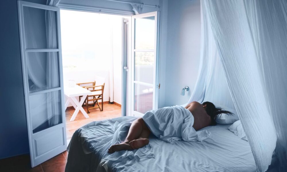 Is Sleeping Bare Higher For Your Well being?