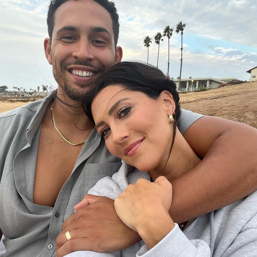 Why Becca Kufrin and Thomas Jacobs Have not Had a Marriage ceremony Why Becca Kufrin and Thomas Jacobs Have not Had a Marriage ceremony