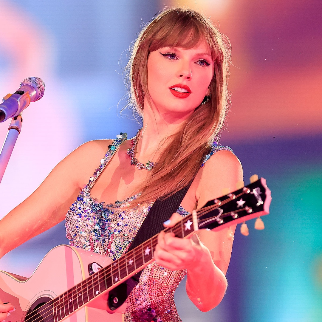 Taylor Swift Stops Present to Sing to Assist Fan in Misery Taylor Swift Stops Present to Sing to Assist Fan in Misery