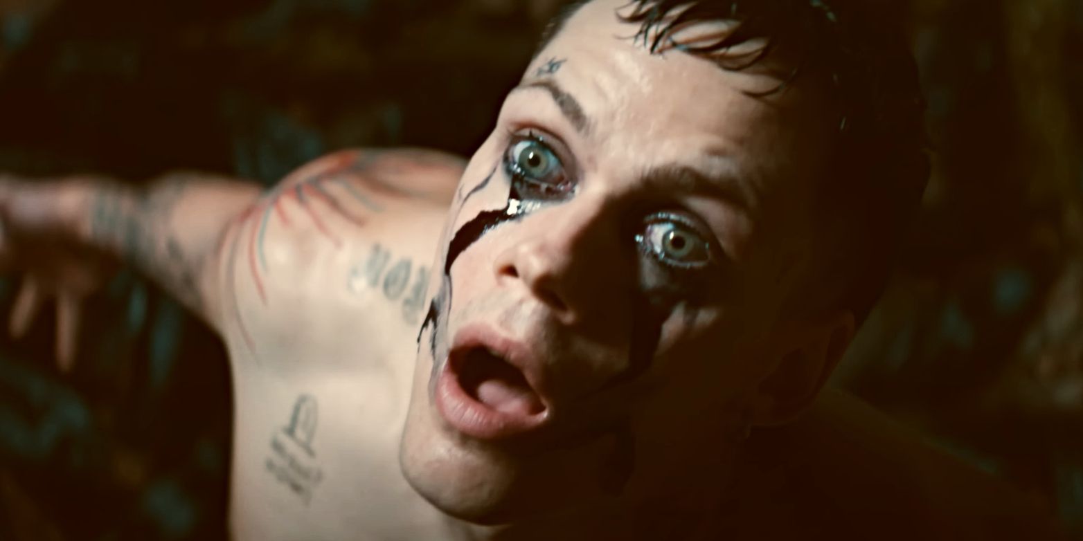 Invoice Skarsgard’s Eric Will get Bloody in New Take a look at The Crow Invoice Skarsgard’s Eric Will get Bloody in New Take a look at The Crow