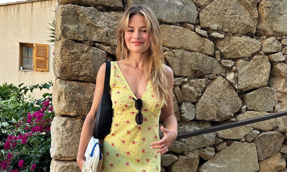 11 Fairly Outfits European Ladies Are Sporting on Trip