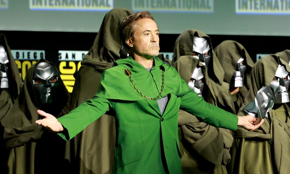 Robert Downey Jr. Revealed as Physician Doom at Comedian Con: Video – Hollywood Life
