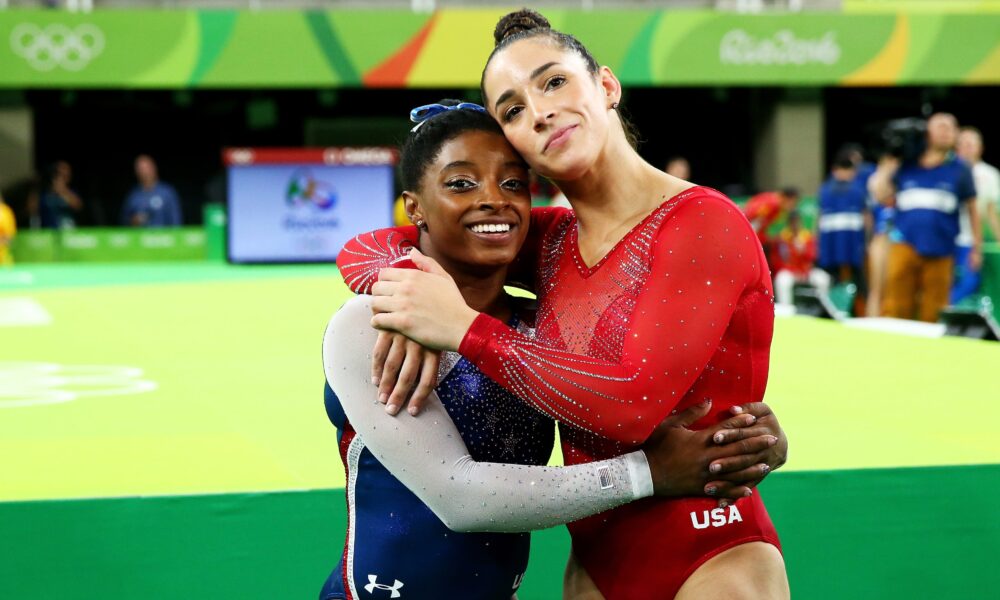 Simone Biles Apologizes to Aly Raisman for Calling Her Grandma – Hollywood Life