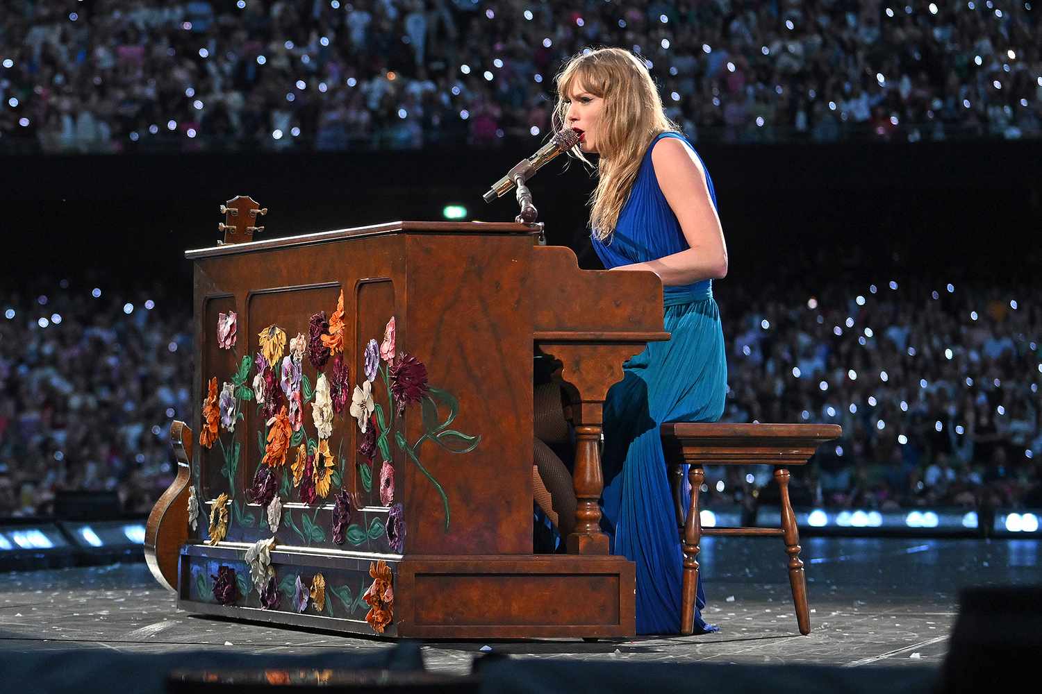 Taylor Swift Performs 2 New Mashups for First Time at Dublin Eras Tour
