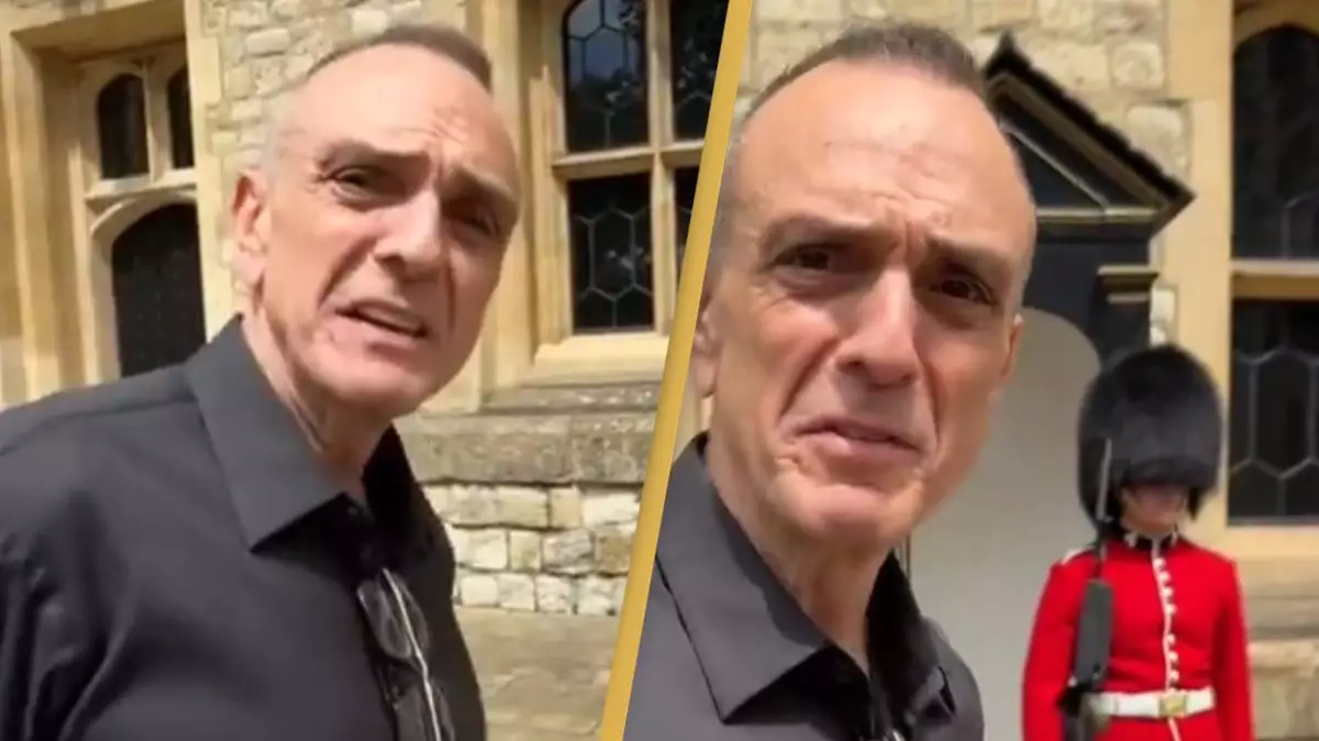 Hank Azaria tries to make King’s Guard crack by unloading a number of Simpsons voices on him Hank Azaria tries to make King’s Guard crack by unloading a number of Simpsons voices on him