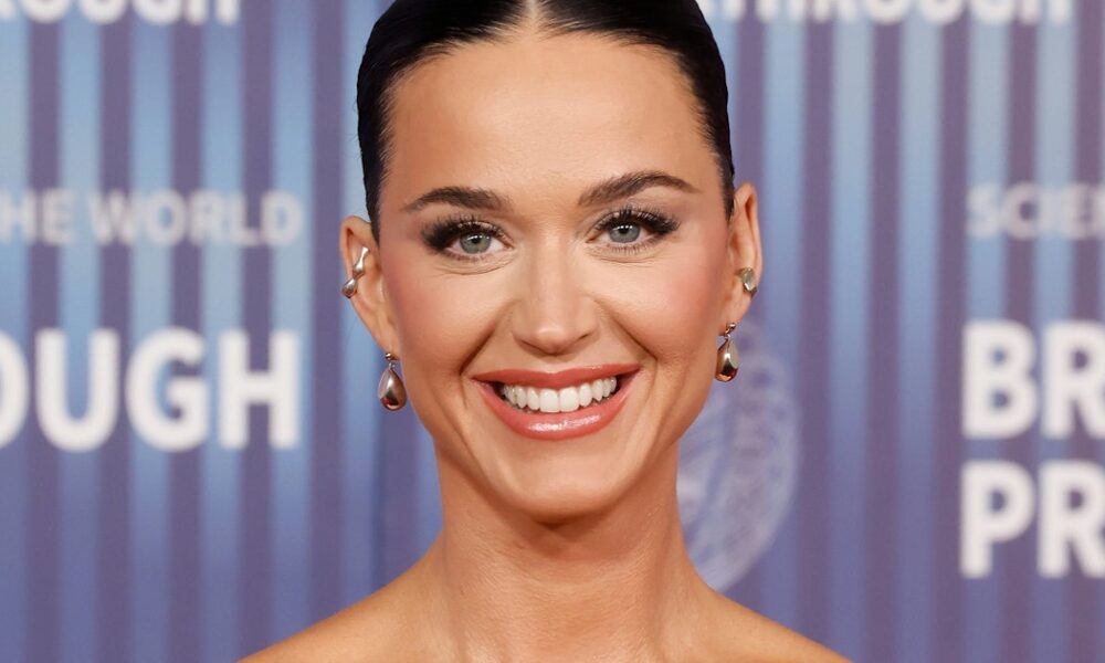 Katy Perry Wore A Tiny Coquette Bikini On Vacay With Orlando Bloom