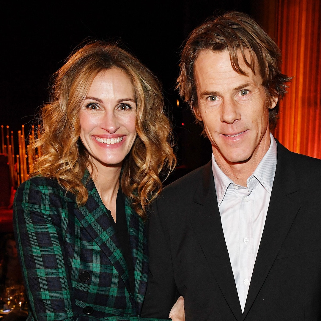 Julia Roberts and Danny Moder Are Nearer Than Ever on twenty second Anniversary