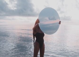 10 Photographers Inspiring Girls In every single place