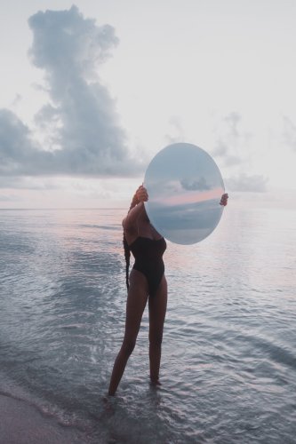 10 Photographers Inspiring Girls In every single place