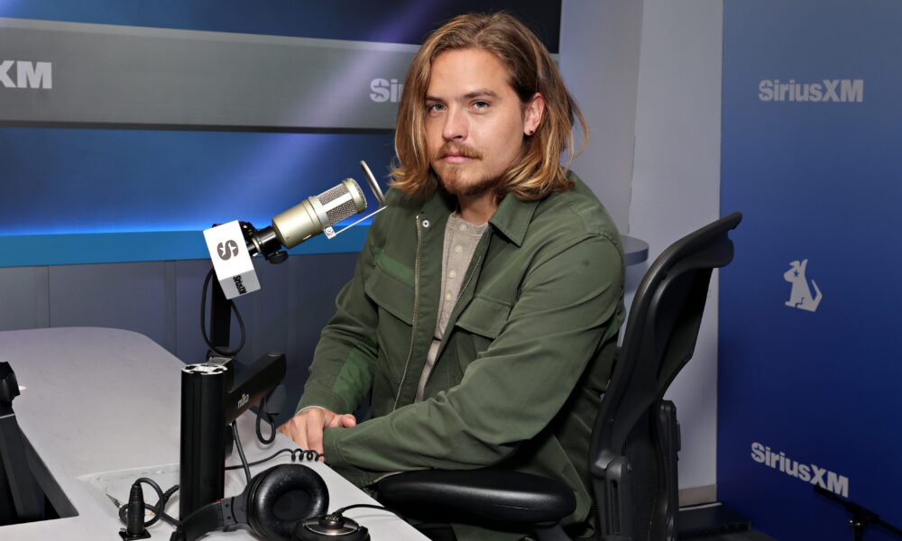 Dylan Sprouse Explains Refusal To Inform Fats Jokes on ‘Suite Life’ – Hollywood Life