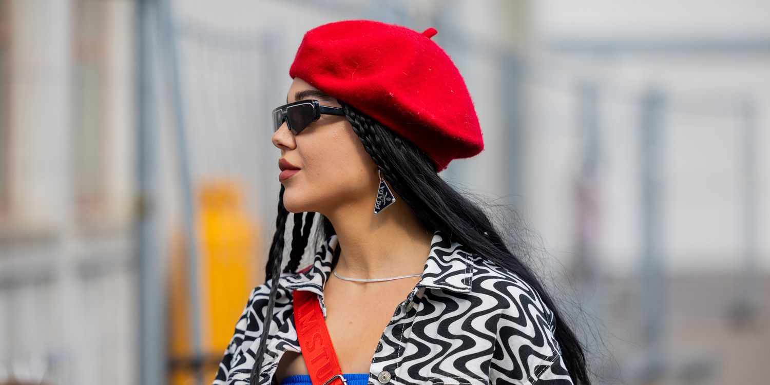 12 Methods to Put on a Beret