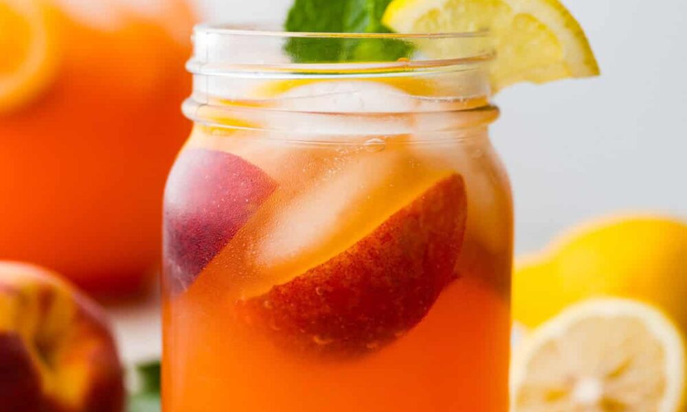 Peach Lemonade | The Recipe Critic