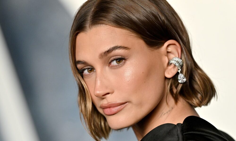 Hailey Bieber Breaks Fall Hair Shade Traditions With New Cashmere Blonde Lob