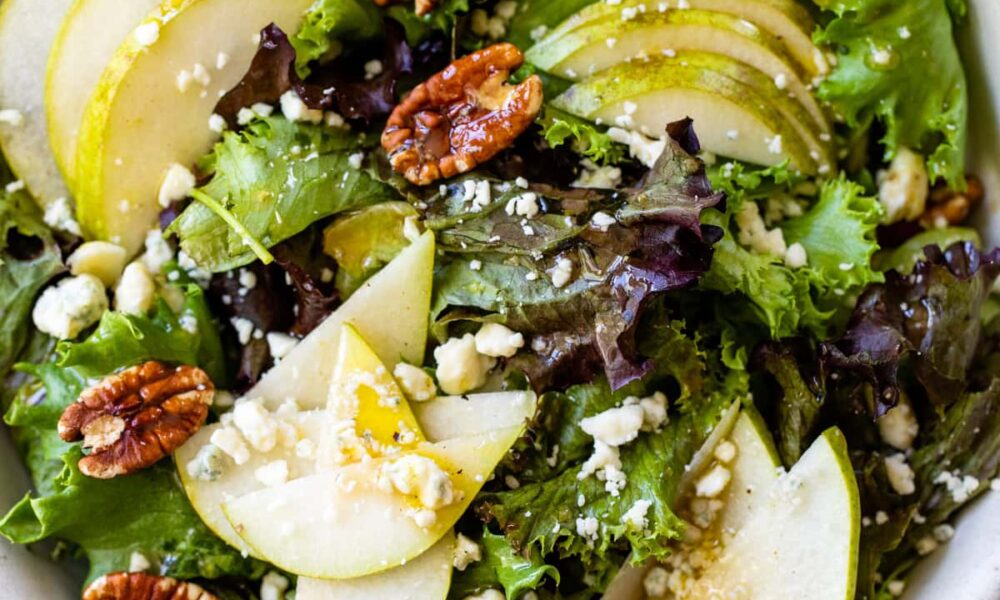 Autumn Salad with Pears and Gorgonzola