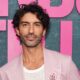 Justin Baldoni Delivers Emotional Message to Home Abuse Survivors – Hollywood Life Justin Baldoni Delivers Emotional Message to Home Abuse Survivors – Hollywood Life