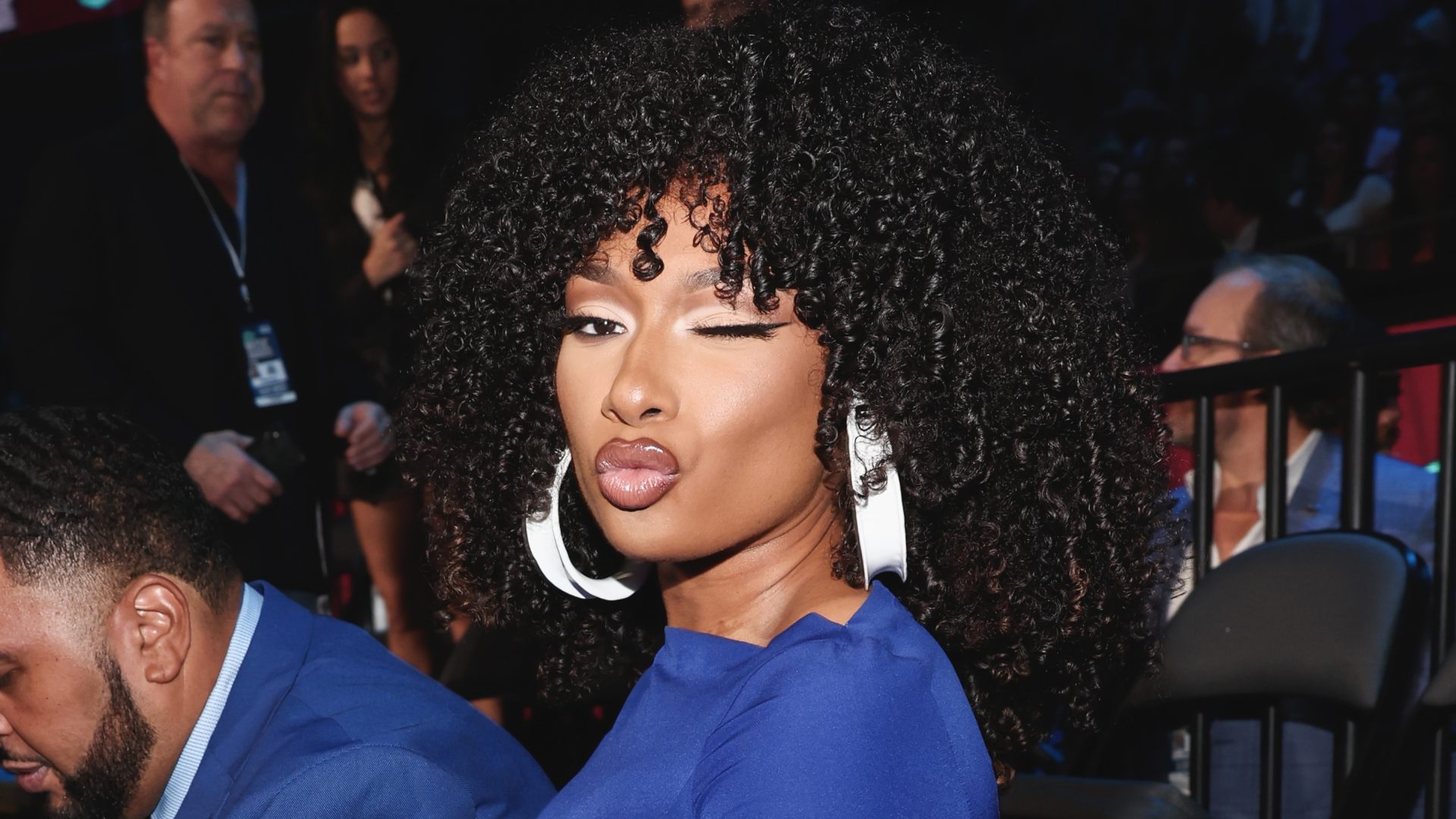 Megan Thee Stallion Wins Billboard’s “Artist Of The Yr” (VIDEO)