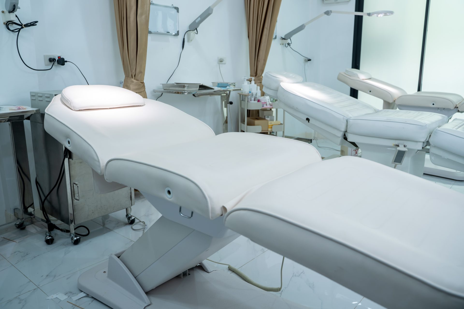 Girl Sues Spa After First-Diploma Burns