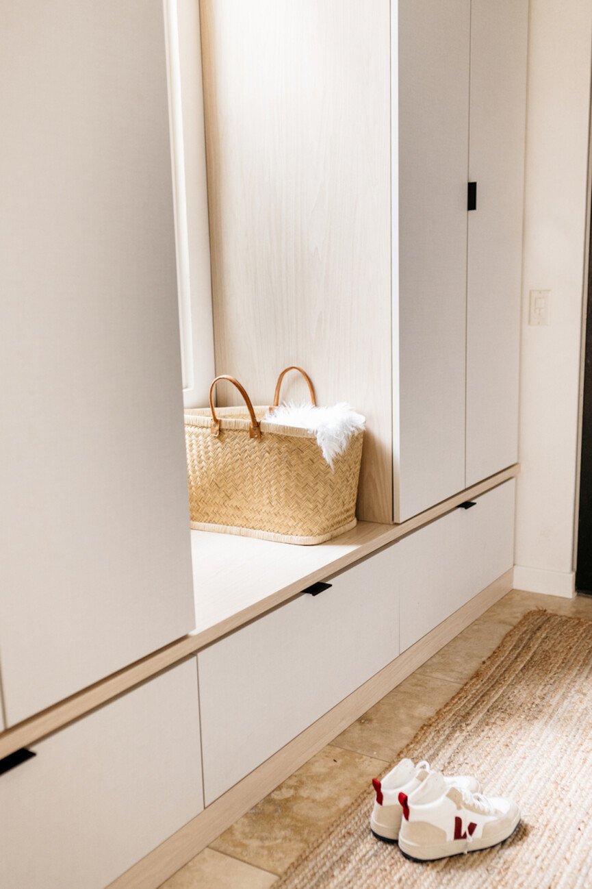 8 Mudroom Concepts That’ll Streamline Your Area