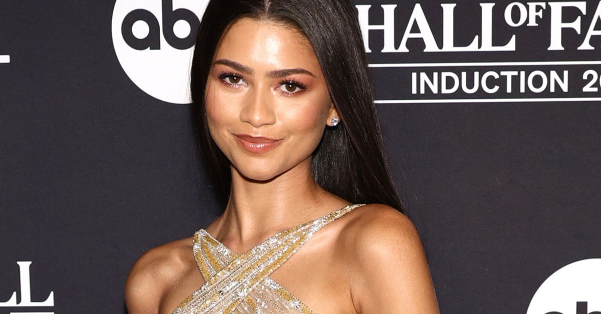 Zendaya’s Very Revealing Bare Costume Is Giving ‘70s Cher Zendaya’s Very Revealing Bare Costume Is Giving ‘70s Cher
