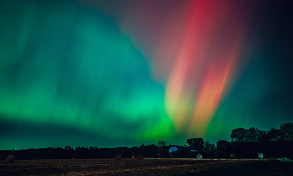 How Lengthy Are the Northern Lights Seen? When to See Them – Hollywood Life