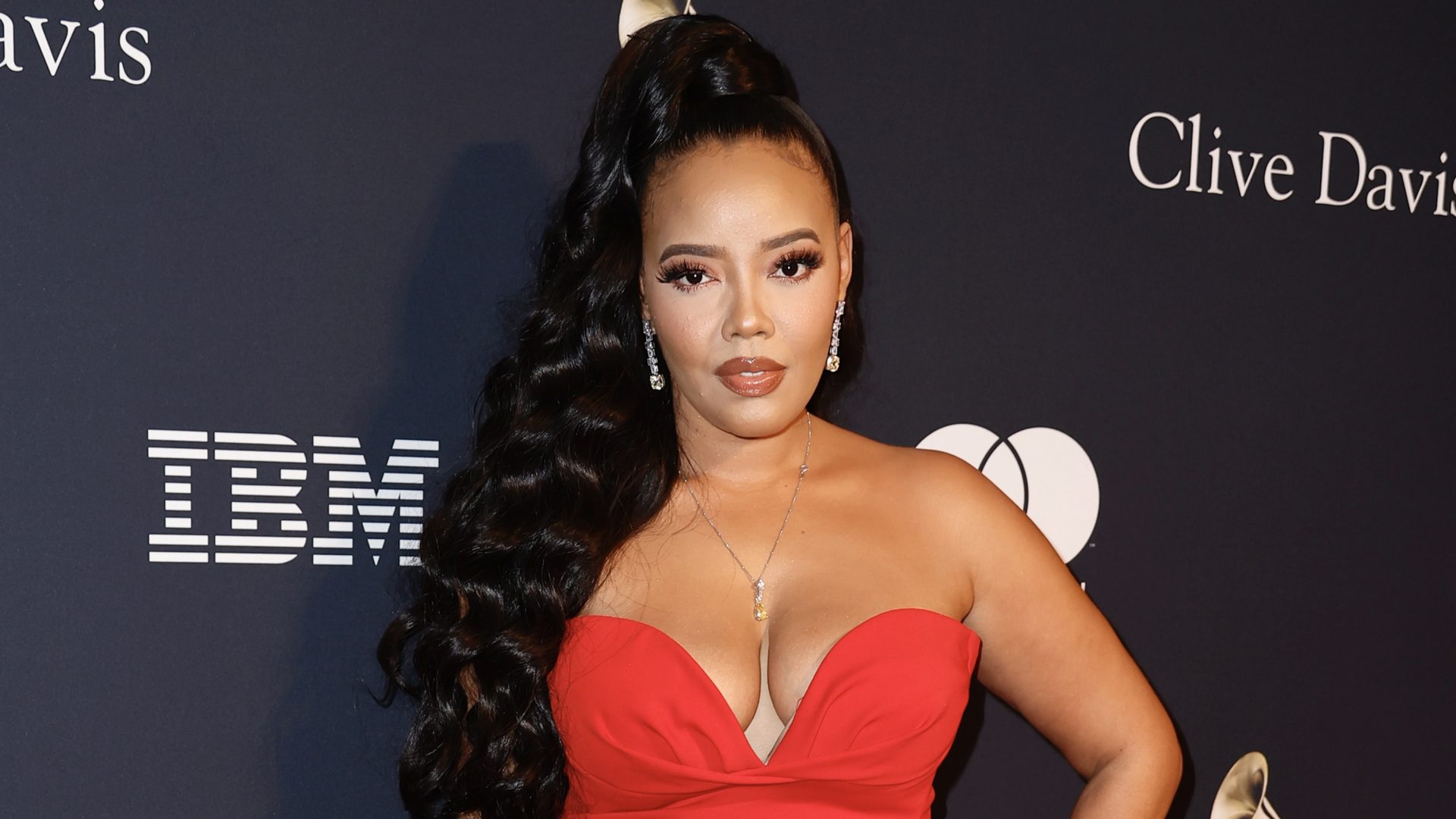Angela Simmons Pops Out With A HUGE Rock On Finger (Movies)