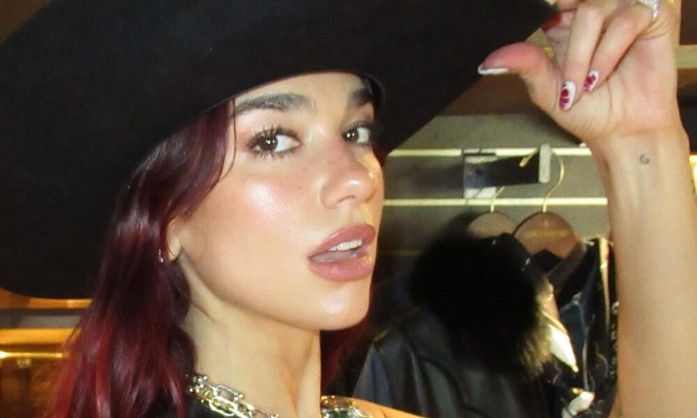 See Dua Lipa’s Butt-Baring Leather-based Sizzling Pants