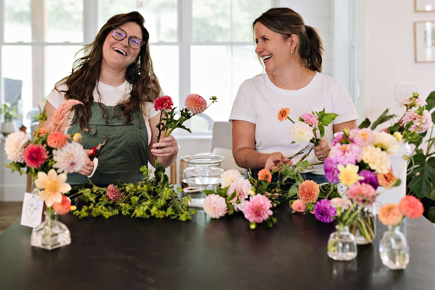 Pleasant Metropolis Florals Repurposes Flowers to Unfold Pleasure Pleasant Metropolis Florals Repurposes Flowers to Unfold Pleasure
