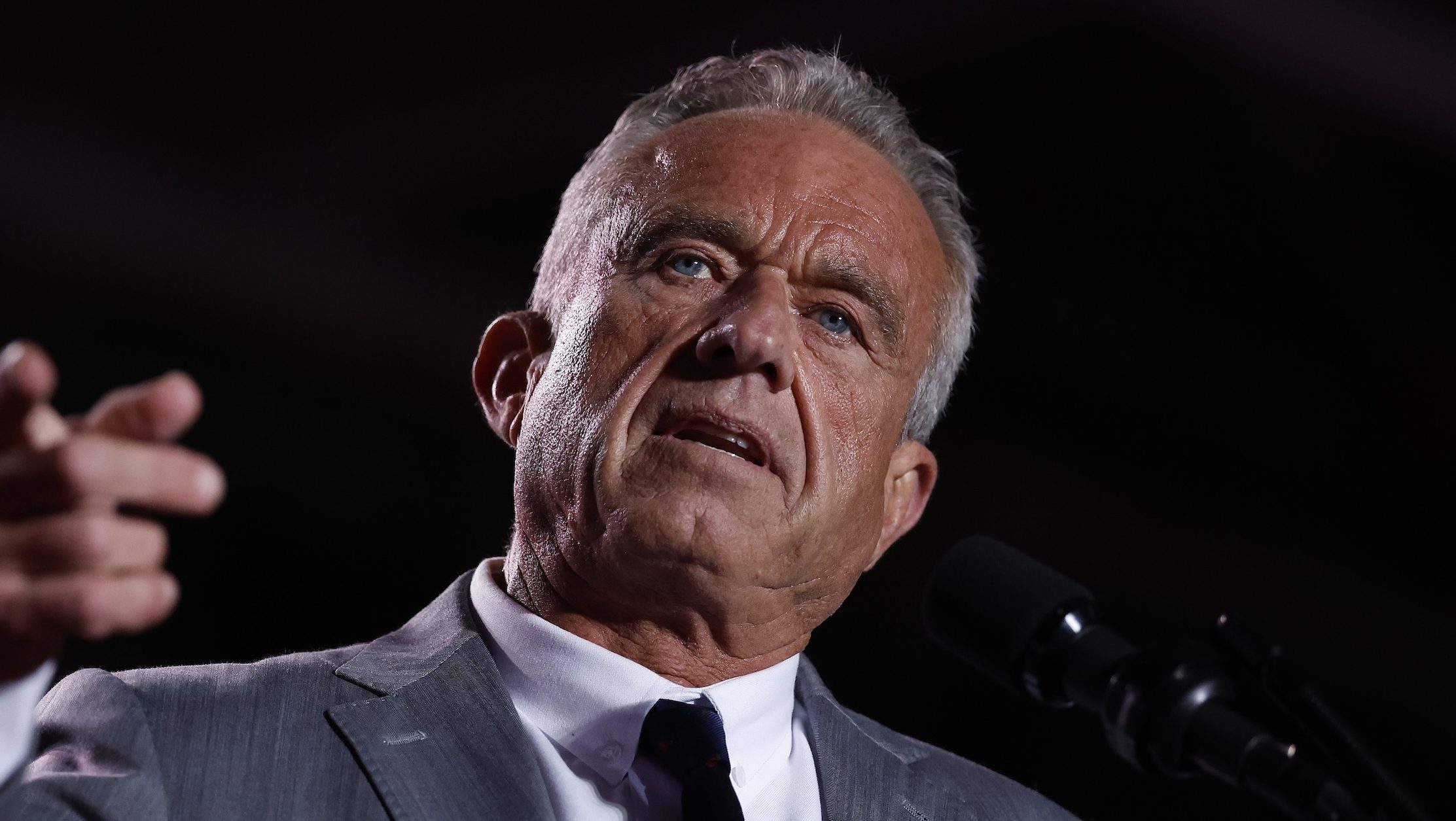 What Did Robert F. Kennedy Jr. Say About Fluoride in Consuming Water? – Hollywood Life What Did Robert F. Kennedy Jr. Say About Fluoride in Consuming Water? – Hollywood Life