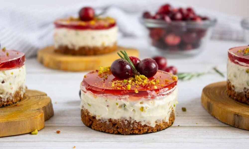 Make the Finest Pistachio Cranberry Cheesecake This Christmas!