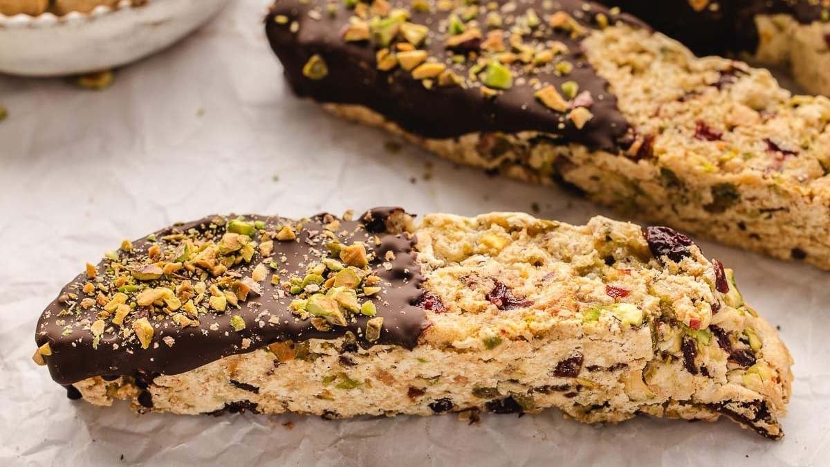 Pistachio Biscotti – xoxoBella Pistachio Biscotti – xoxoBella