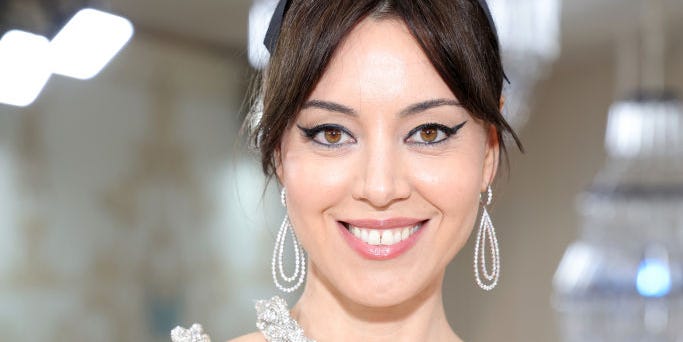 Aubrey Plaza’s excessive bare gown makeover is a sight to behold