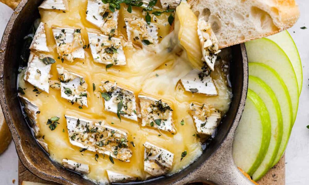 Baked Brie | The Recipe Critic