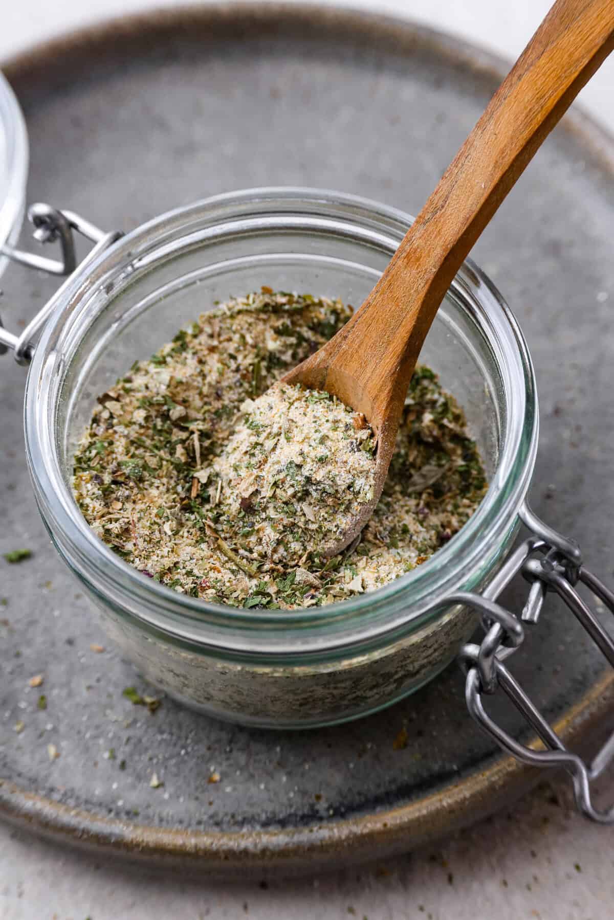 Home made Garlic Herb Seasoning | The Recipe Critic Home made Garlic Herb Seasoning | The Recipe Critic