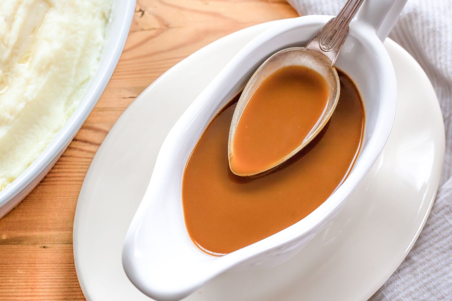 I Requested 3 Cooks How To Make the Finest Gravy—They All Stated the Similar Factor