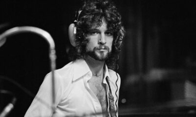 “Cease Proper There”: Lindsey Buckingham’s Response to Dixie Chicks’ “Landslide” Cowl