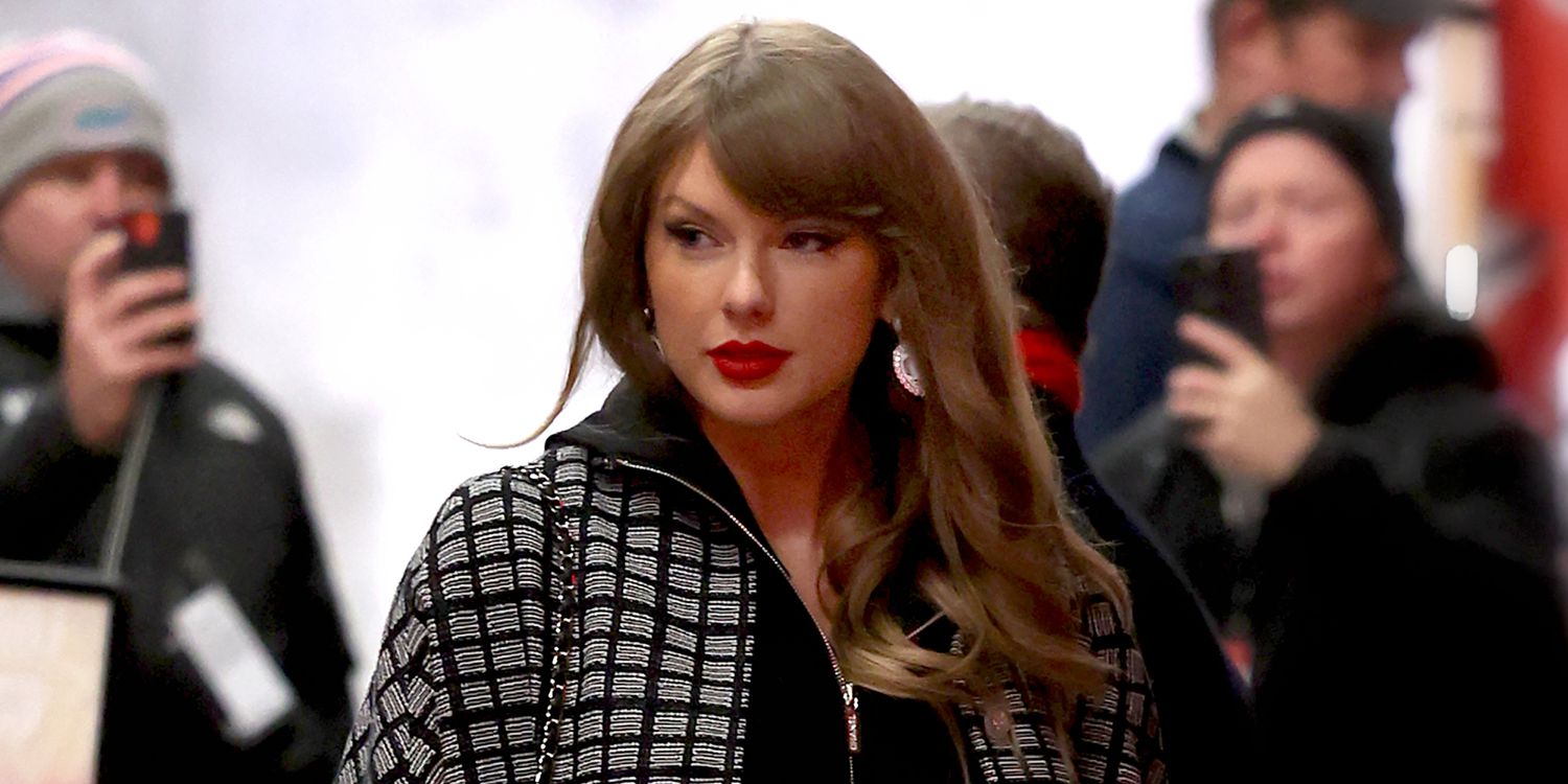 Taylor Swift Wore Knee-Excessive Boots to a Kansas Metropolis Chiefs Sport