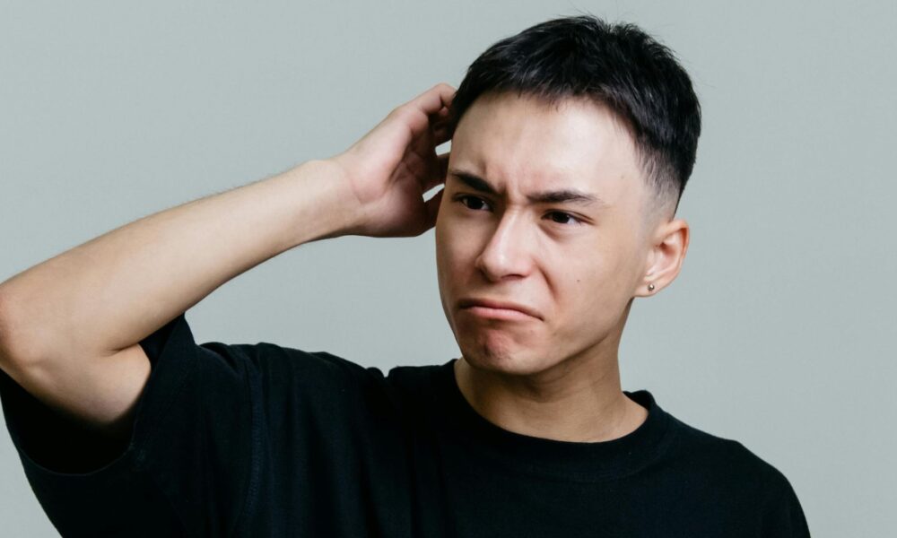 20 British Slang Phrases That’ll Have You Scratching Your Head