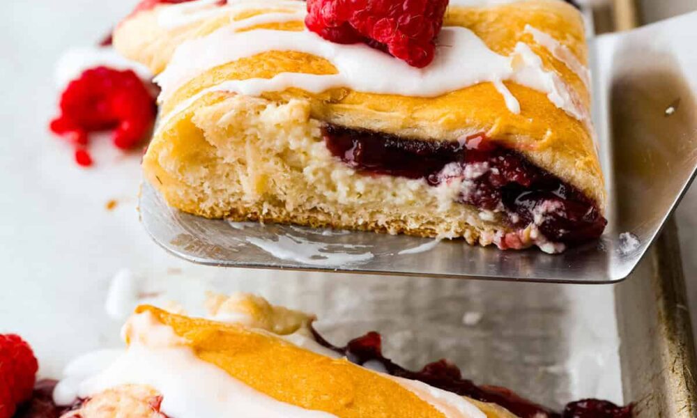 Raspberry Cream Cheese Crescent Ring