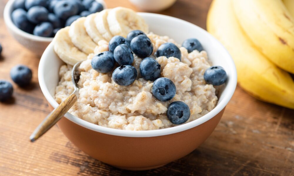 Heating Oatmeal In The Microwave Is A Unhealthy Concept And Here is Why