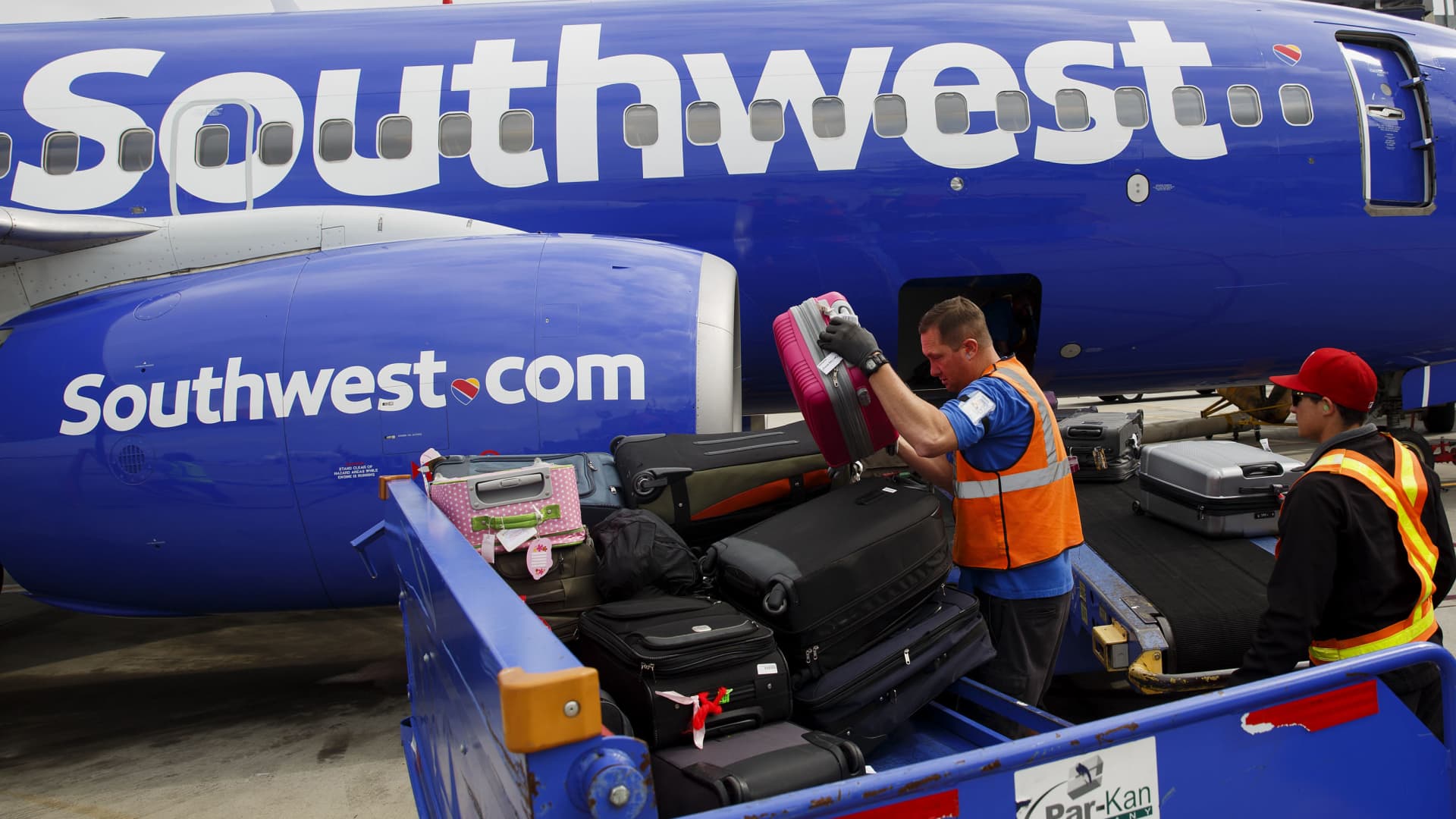 Southwest Airways will cost for checked baggage for first time
