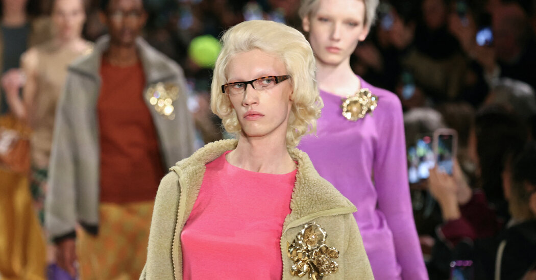 Miu Miu, Saint Laurent, Hermès: Bullet Bras, Black Leather-based
