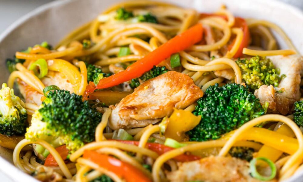 Rooster Lo Mein (39g Protein)